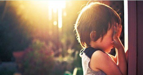 孩子有斜視常常被其他小孩欺負(fù)、起外號(hào)